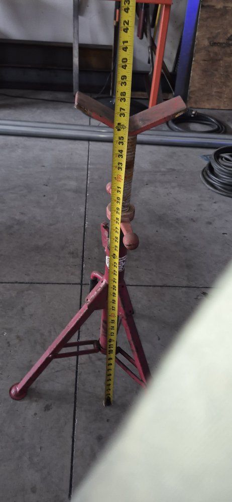 Wheeler Rex Adjustable V-Head Pipe Jack Stand