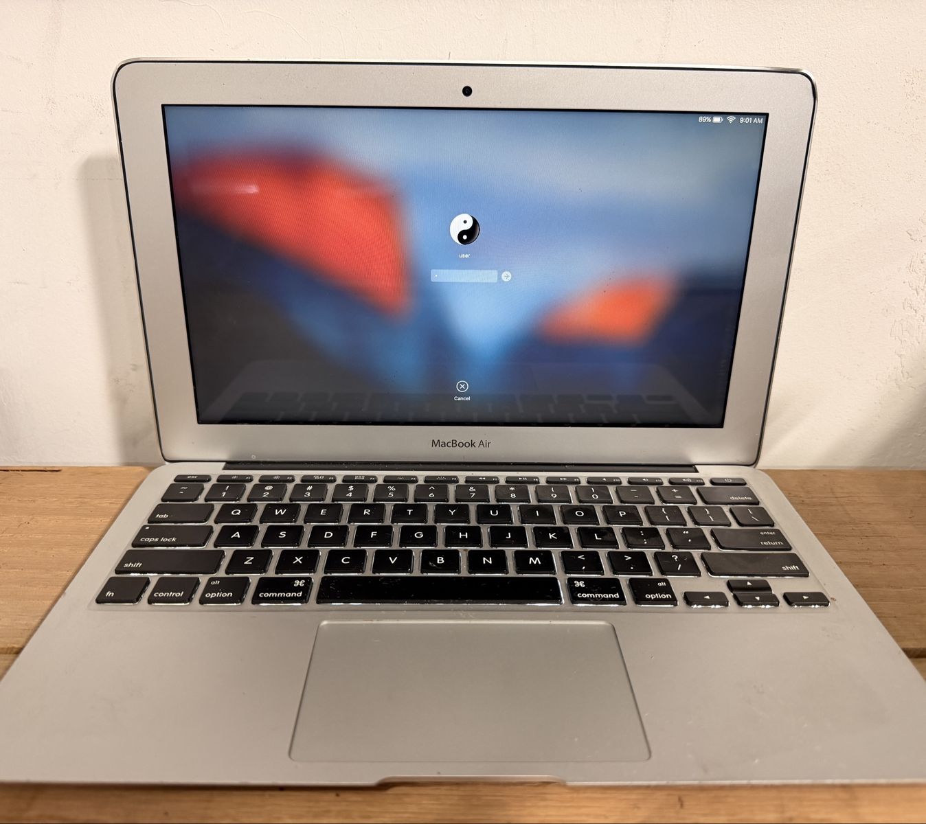 Apple MacBook Air 11-inch 