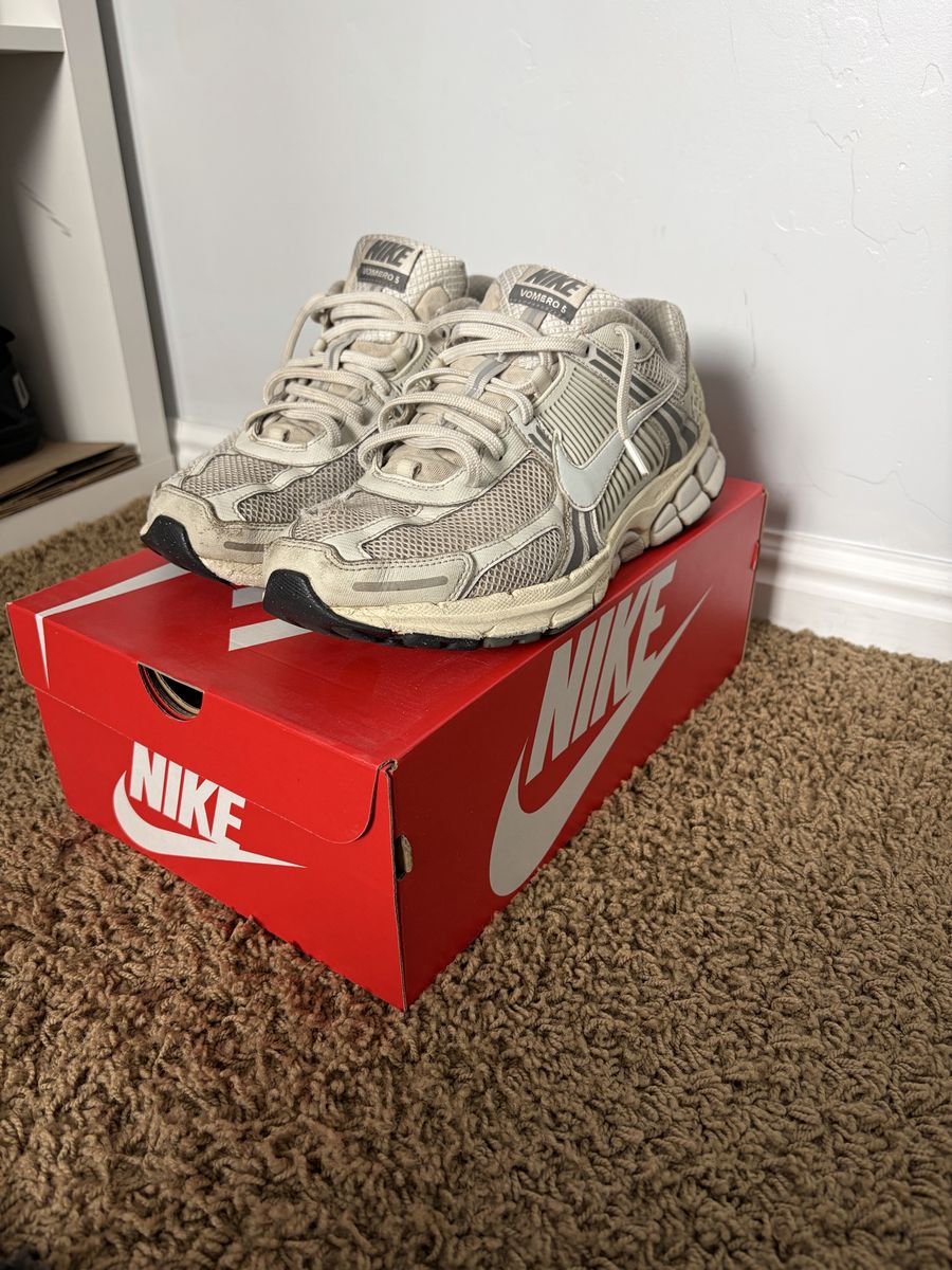 Nike Zoom Vomero size 12