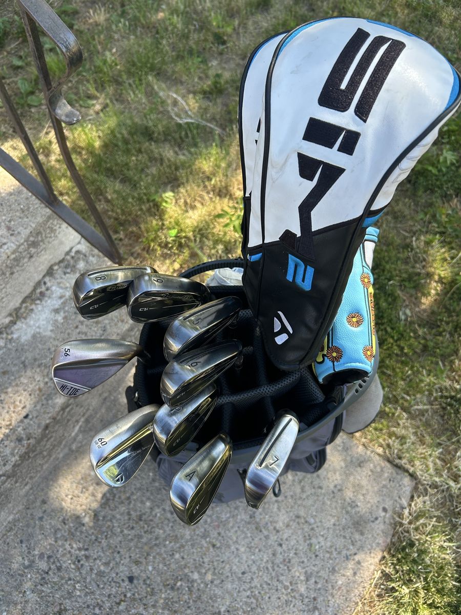 Right handed TaylorMade golf set and push Cart