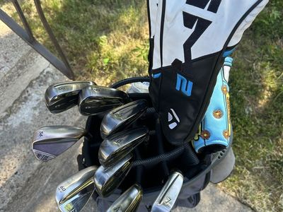 Right handed TaylorMade golf set and push Cart