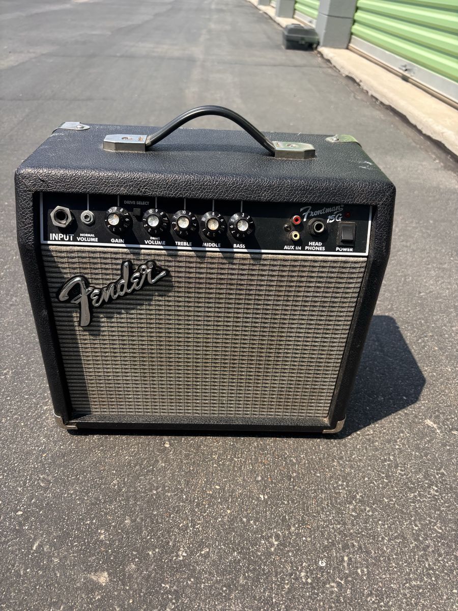 Fender Frontman 15G Guitar Combo Amplifier - 15 Watts, Practice Amp works good