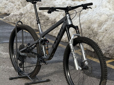 2023 Pivot Trail 429 XL