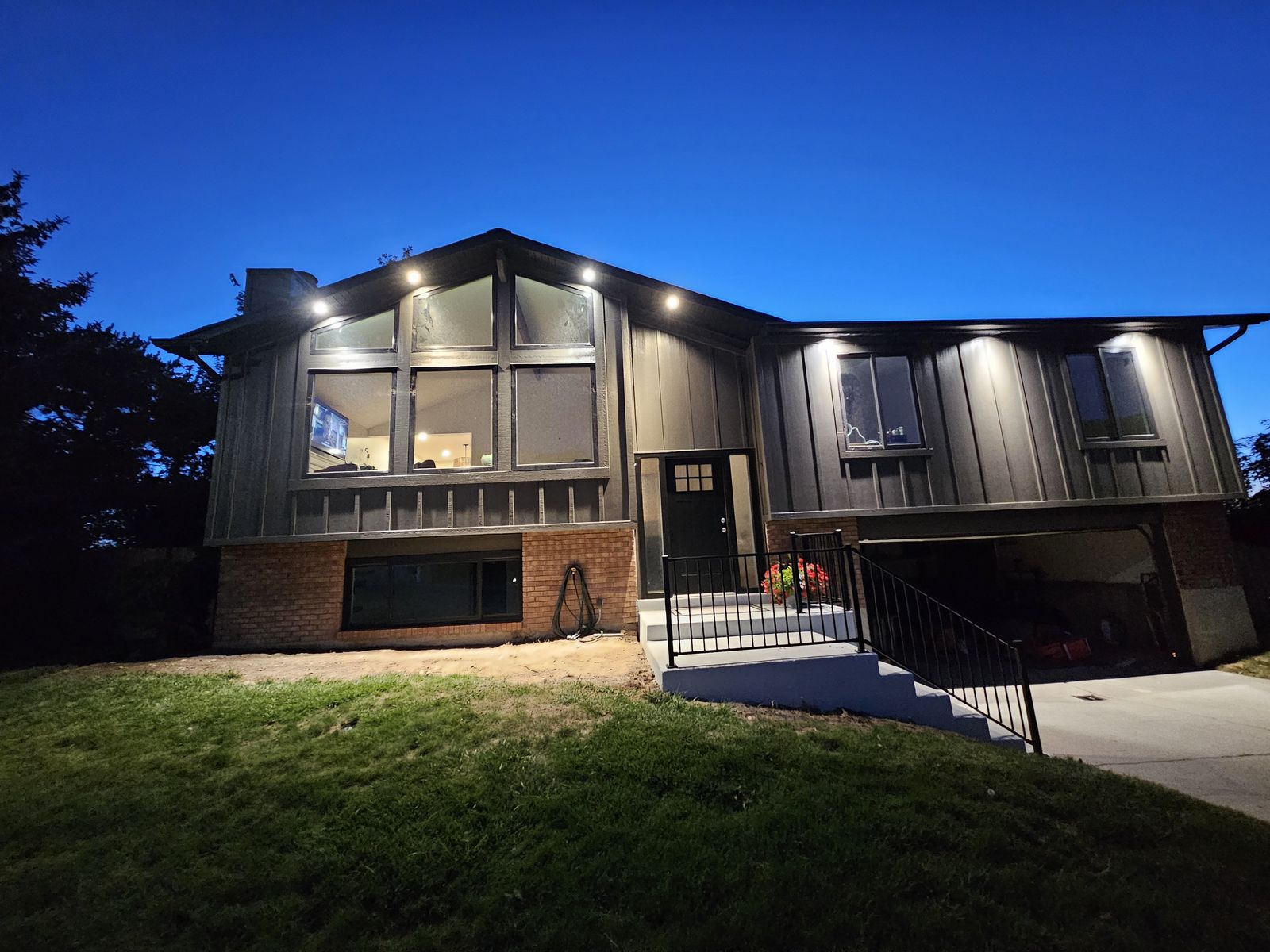 Main image 141