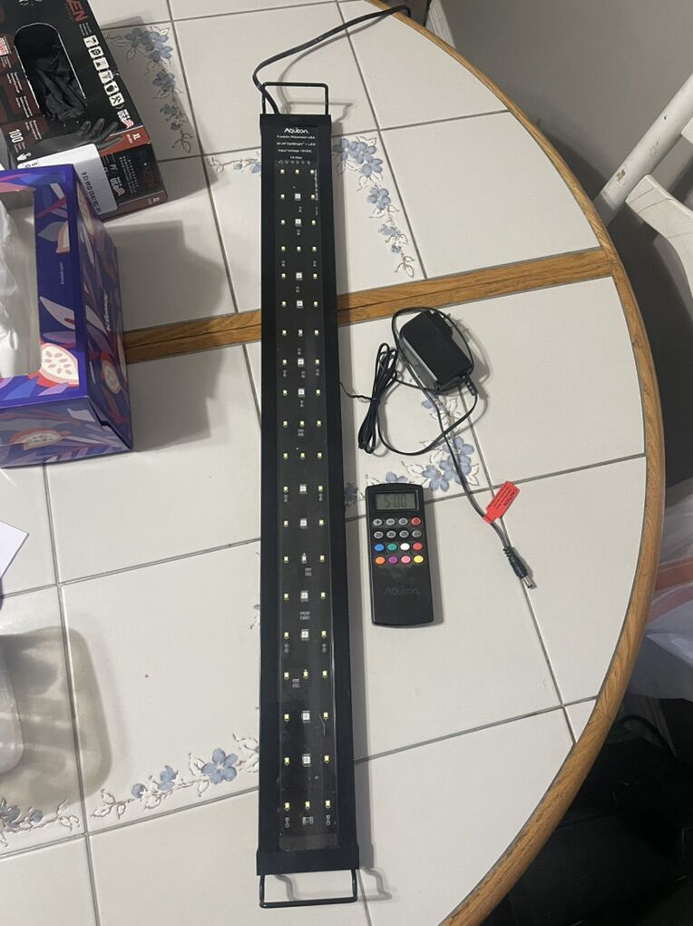 Aqueon OptiBright Plus LED Aquarium Light (30–36”)