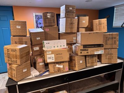 NEW IN BOX-Pallet of Modern & Cool Chandeliers, Pendant Lights, Light Fixtures, Lamps, Etc.