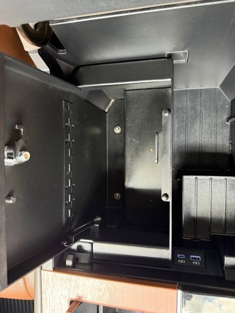 Main image 32