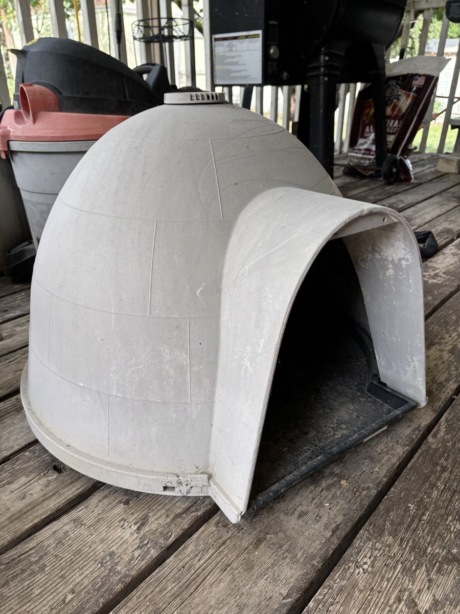Dogloo Inc. Gray Plastic Igloo Dog House Pet Shelter