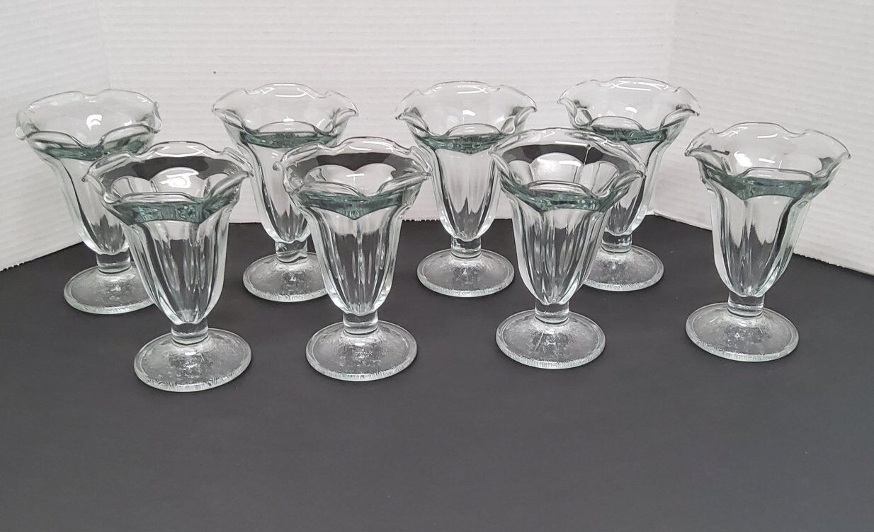 Set of 8 5.75" Ice cream dishes.