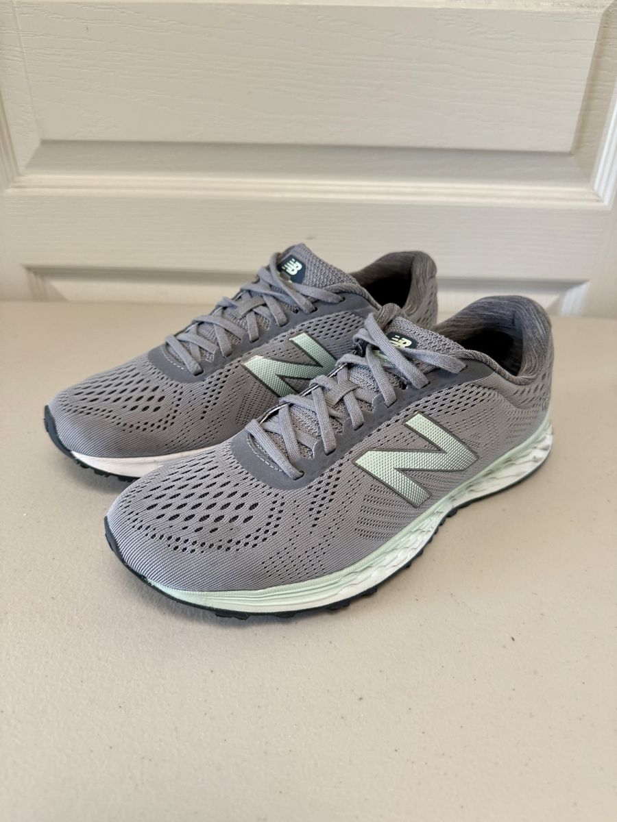 Women’s 8 New Balance Arishi Fresh Foam Sneakers Shoes