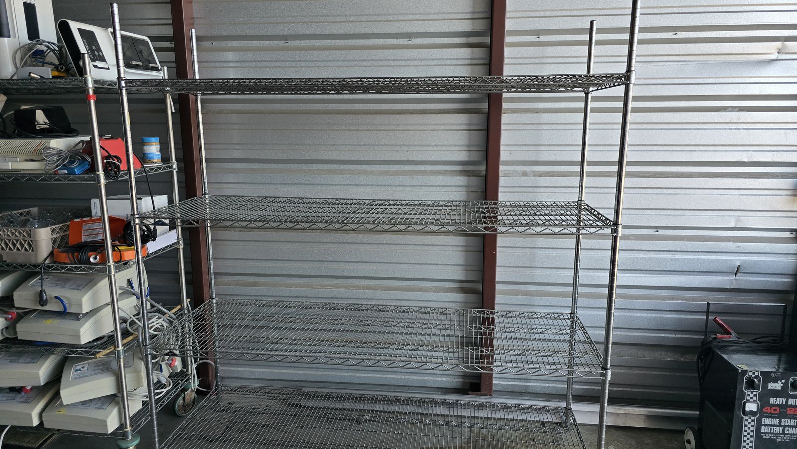 Metal shelving Metro style 4 adjustable shelves
