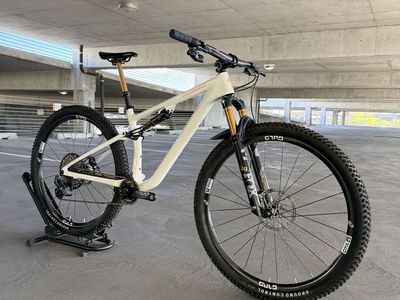 2023 Specialized Epic Evo Pro- Medium – Upgrades
