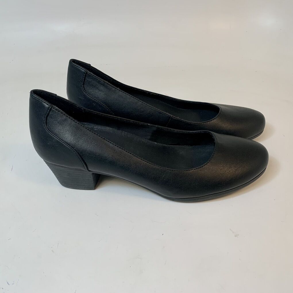 Navy Blue Bass Go-To Comfort Pumps Size 8.5-9