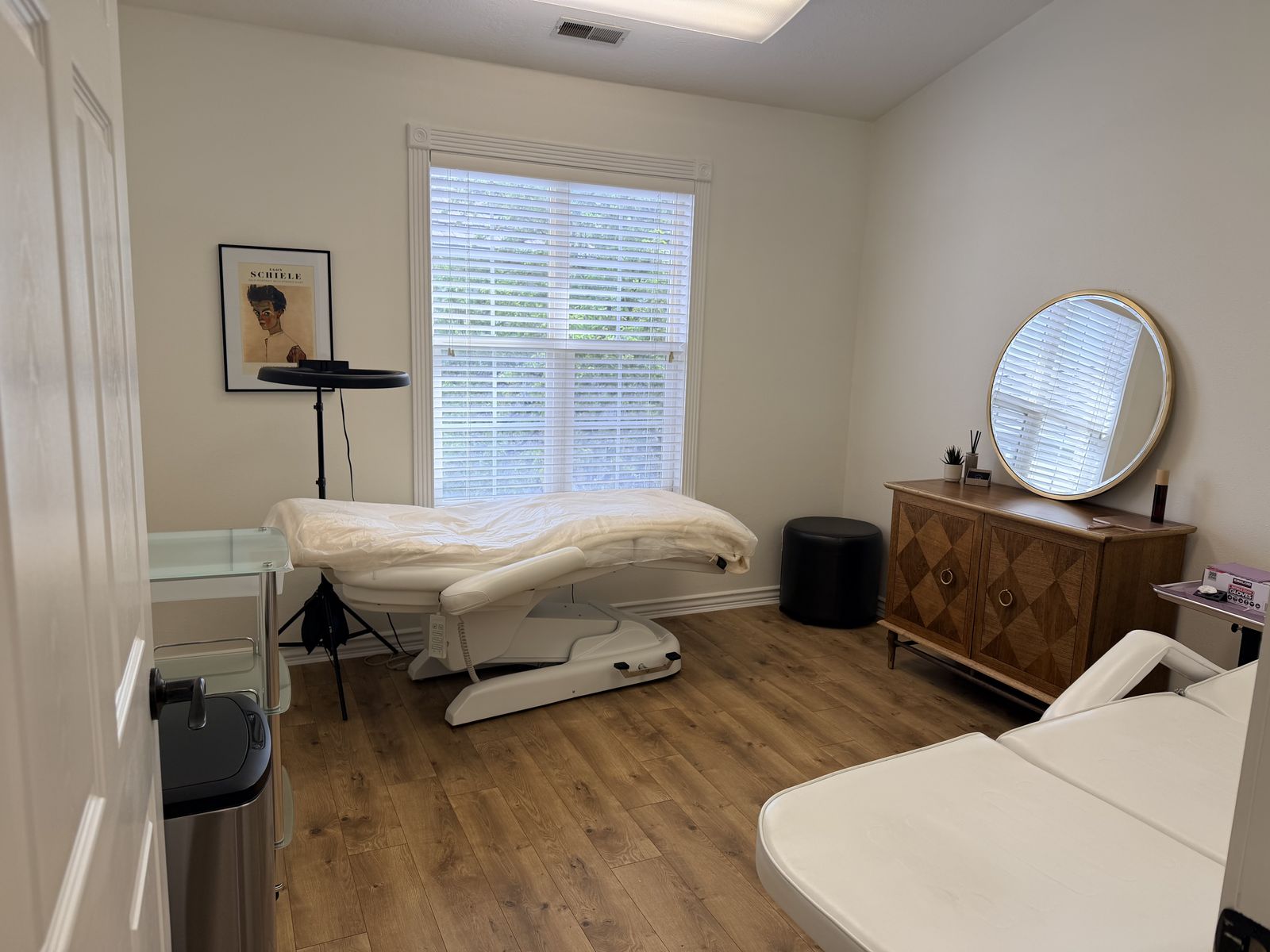 Office / Beauty / space for rent