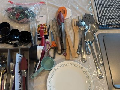 All new kitchen utensils lot