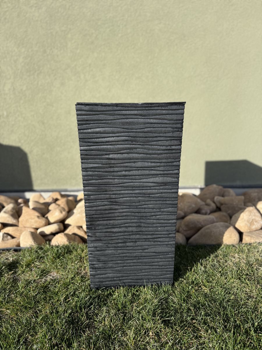 Celestine Medium Planter (with drainage holes)