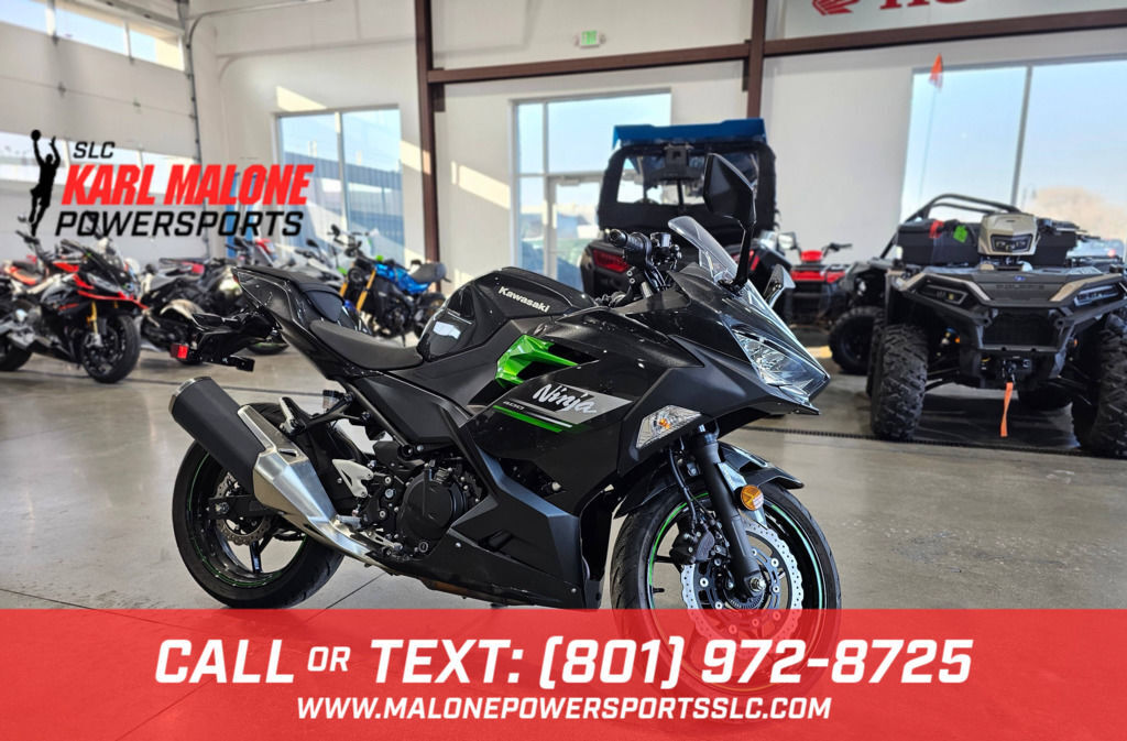 2023 Kawasaki Ninja® 400 ABS Matrix Camo Gray/Meta