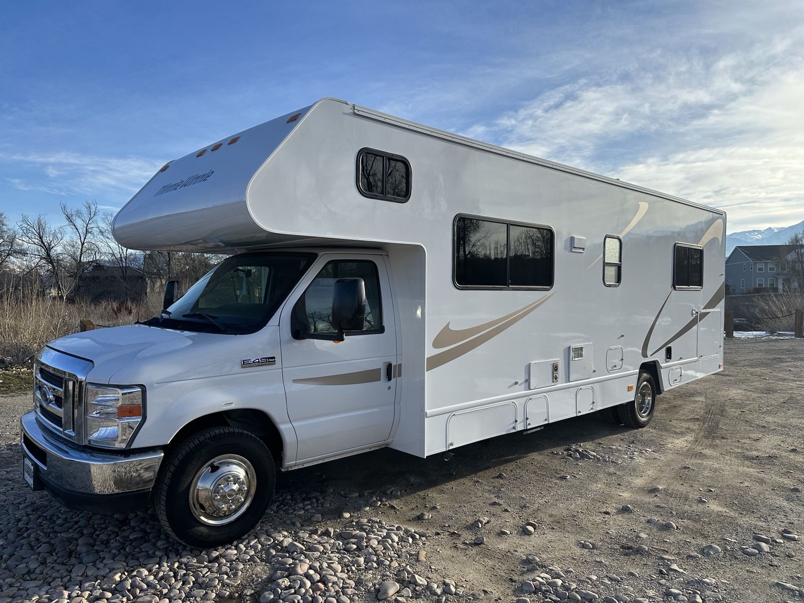 2021 WINNEBAGO MINNIE WINNIE 328QR