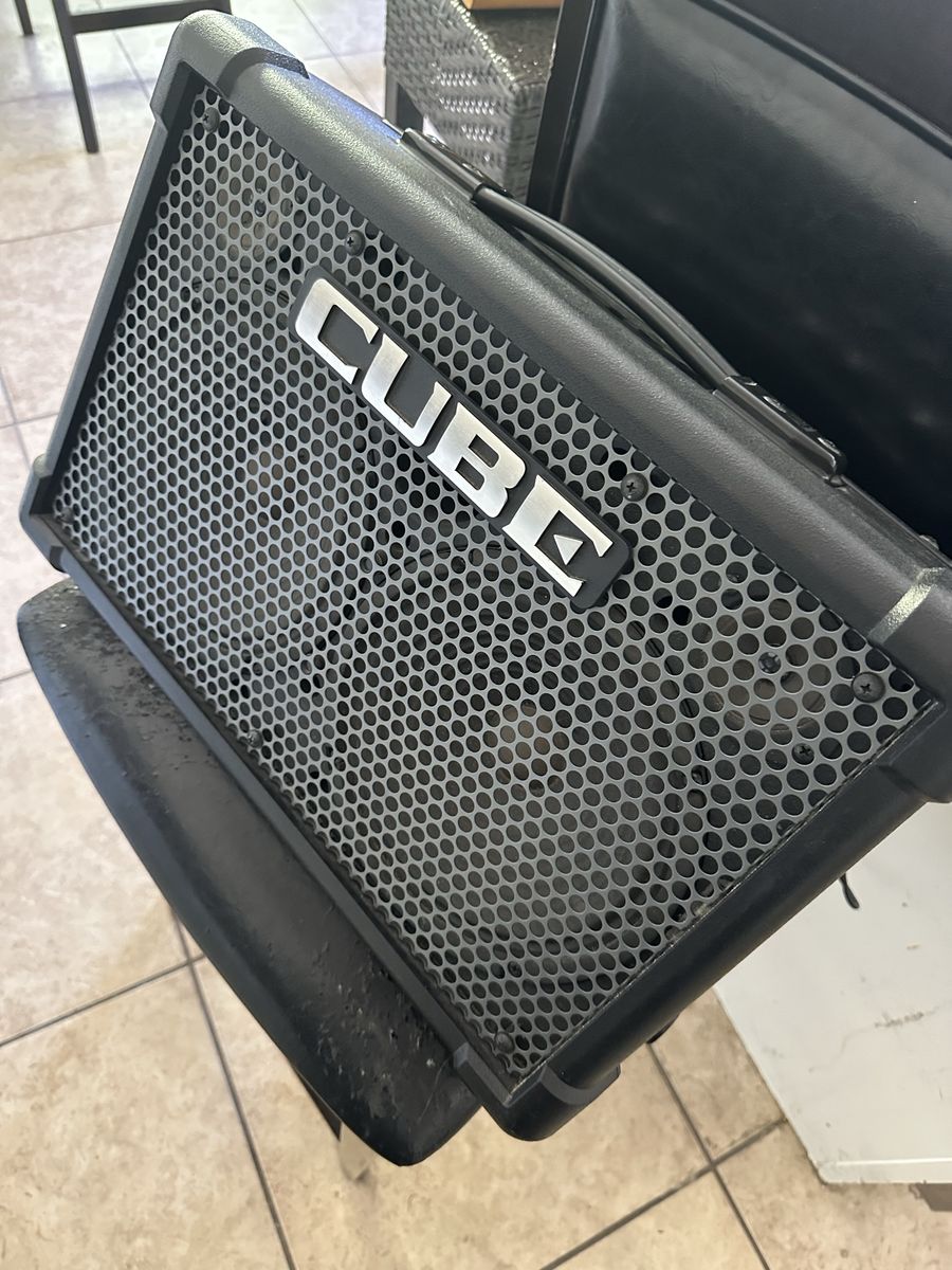 Roland Cube Street EX
