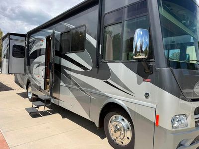 2013 Itasca Suncruiser 32H by Winnebago.
