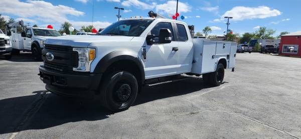 2017 Ford F-550 Super Duty Service Truck with Crane