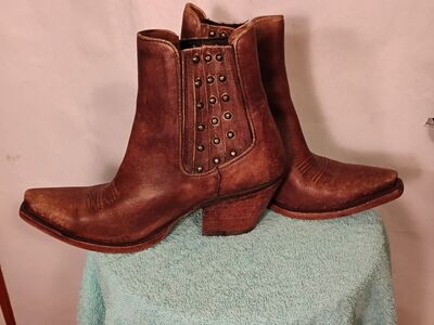 Ariat Distressed Brown Ladies Western Boots