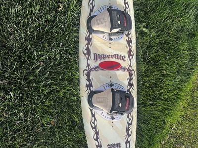 Hyperlite Zen 141 Wakeboard with Technine Bindings - Used Good Condition