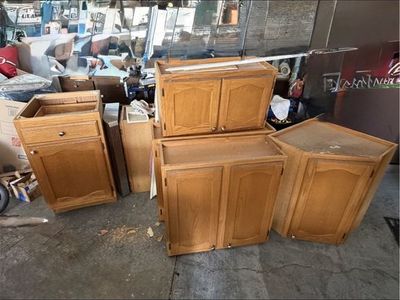 Used kitchen Cabinets- FREE