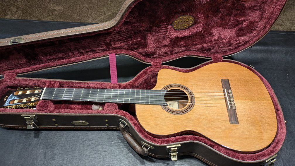 Cordoba C5 CE Classical Flemenco Acoustic Electric Guitar with Humidicase