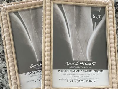 Beaded Edge 5x7 photo Frames Set Of 2 New