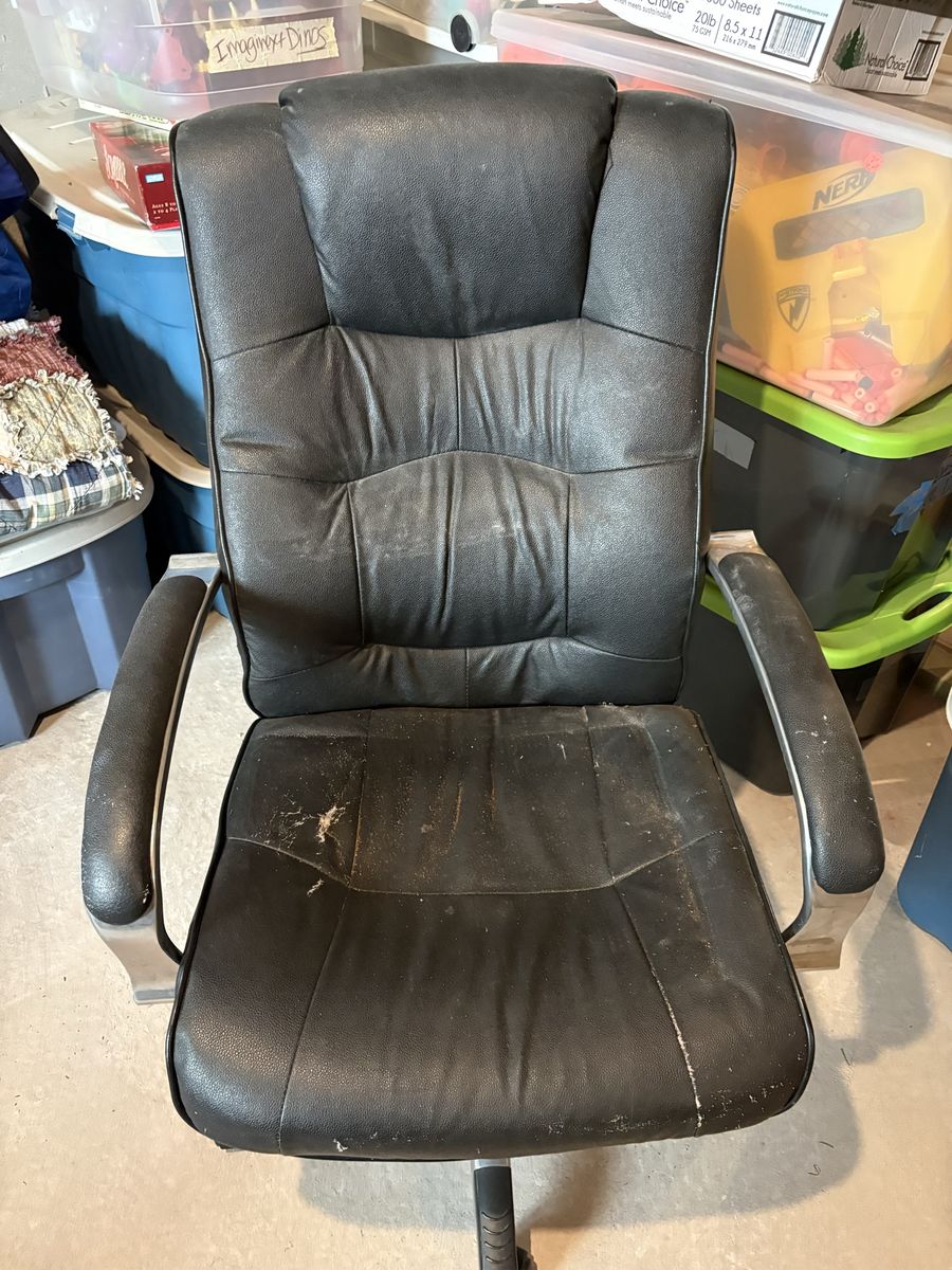 Black Faux Leather Office Computer Desk Chair FREE