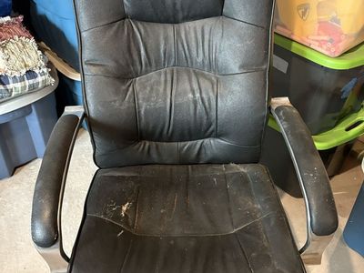 Black Faux Leather Office Computer Desk Chair FREE