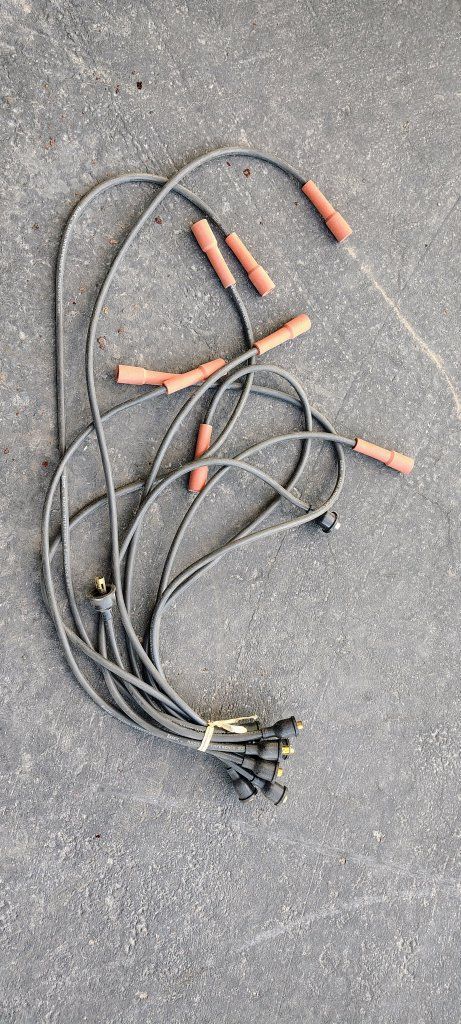 New V8 spark plug wires