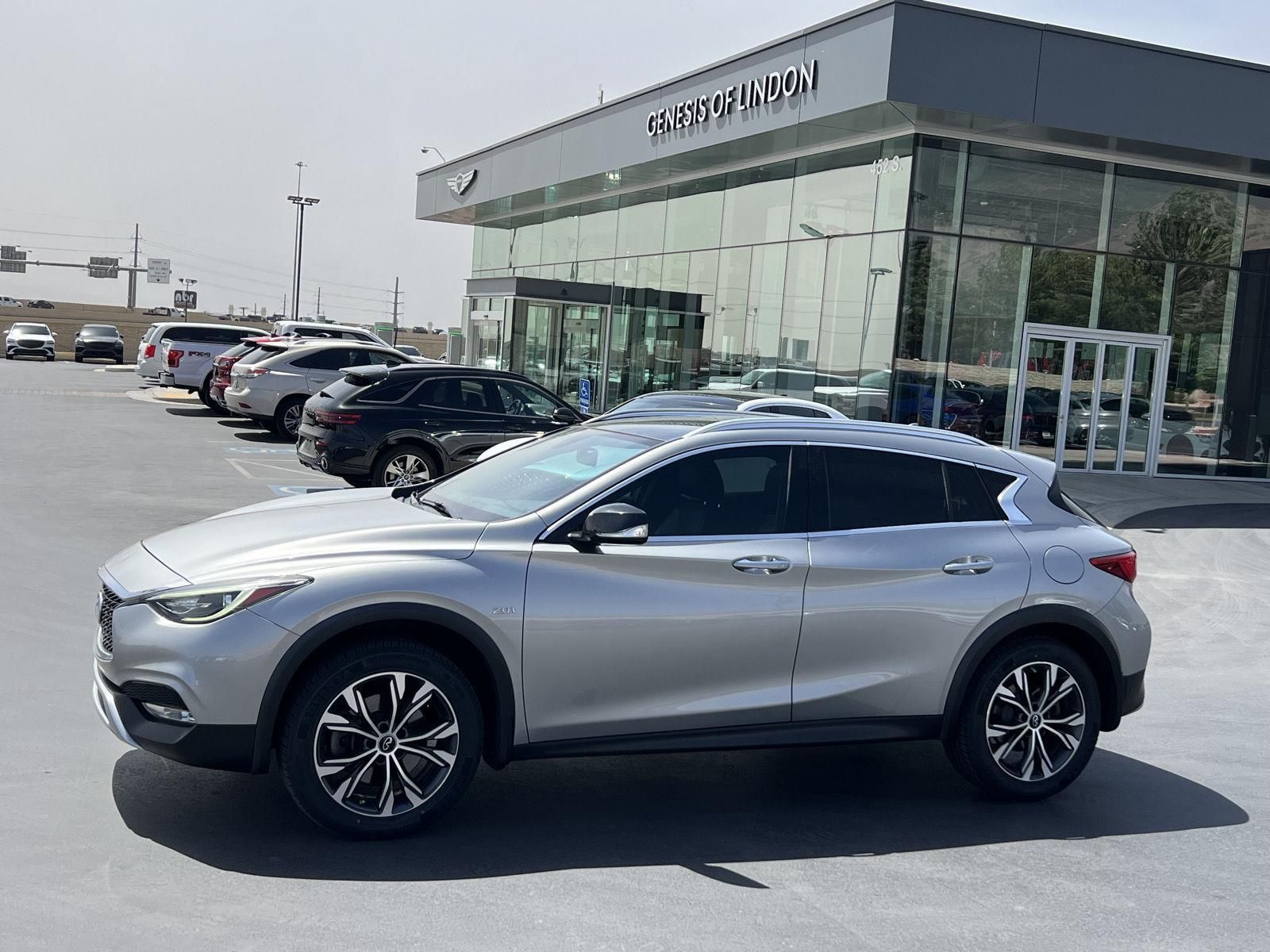2017 Infiniti QX30 Premium