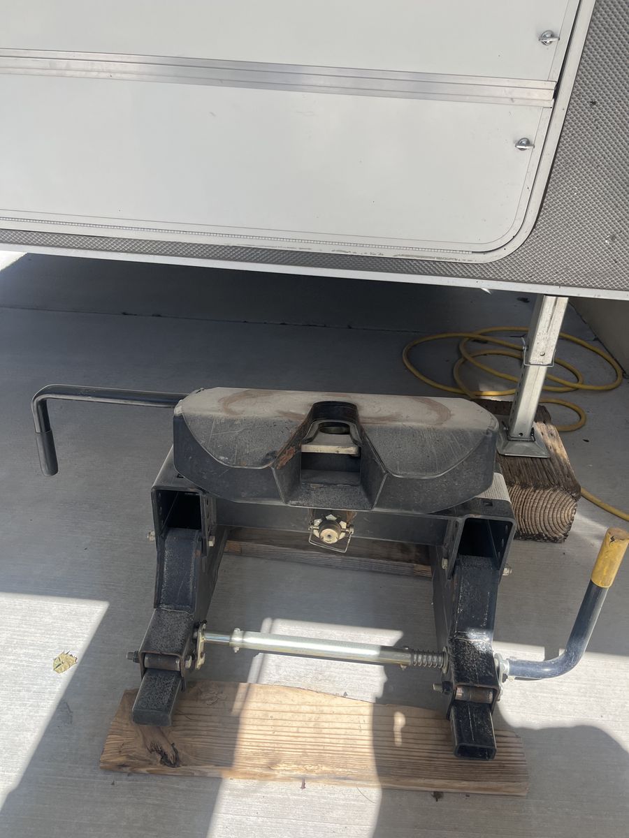 Fifth Wheel Hitch