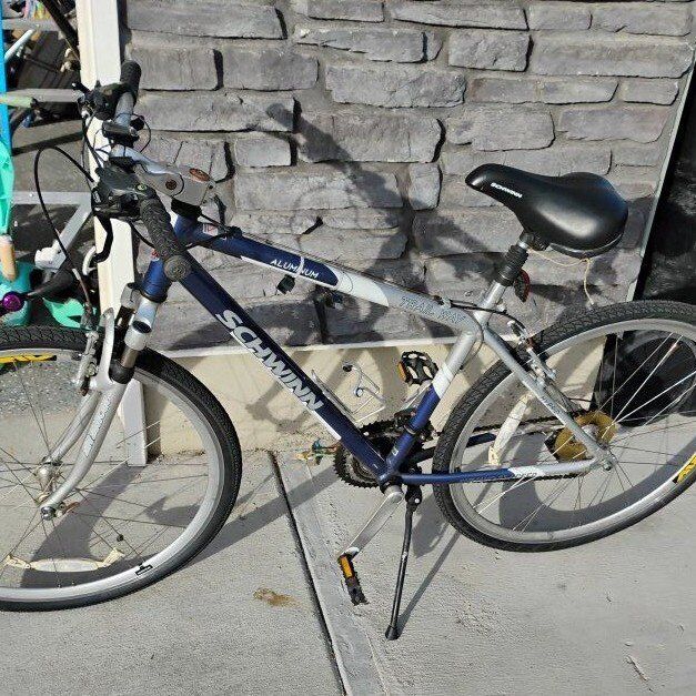 Schwinn Trailway Hybrid