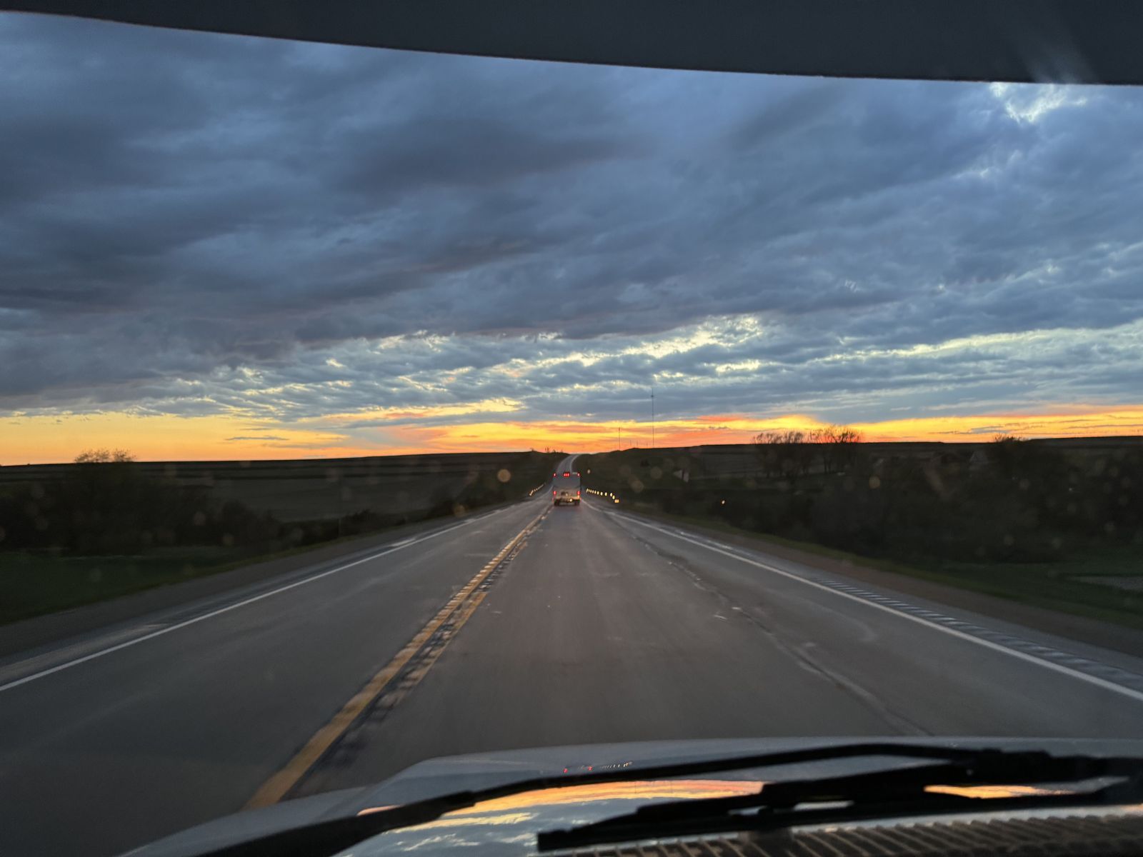 Yellowstone bound? Bring your own cozy “basecamp” for geysers by day and hot cocoa by night. RV Motorhome for Rent