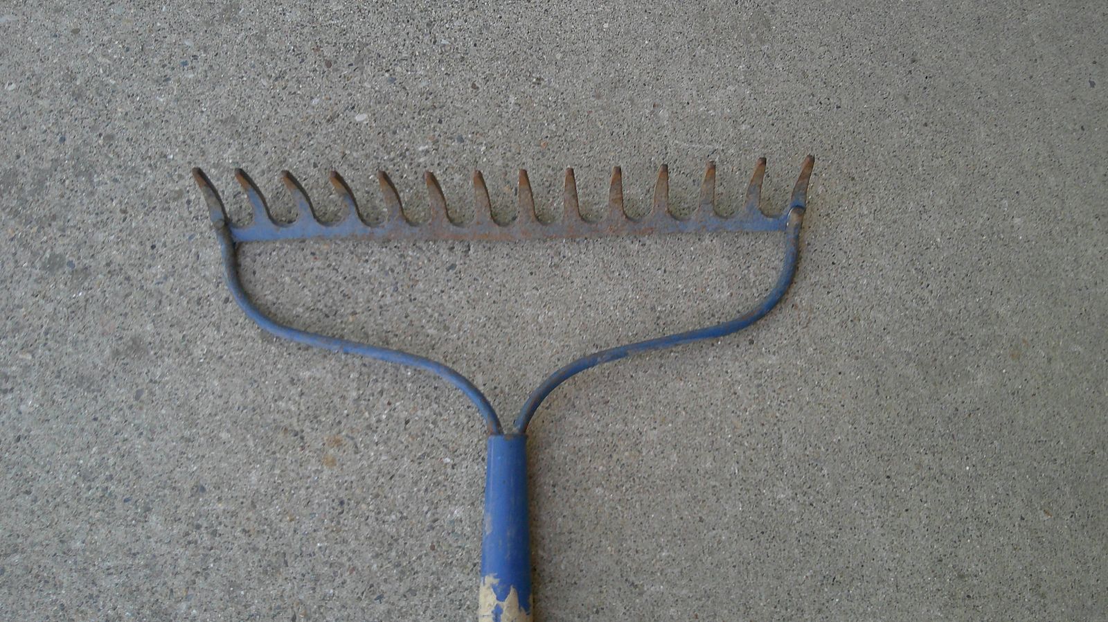 Rake Hand Lawn  14 Tine $10