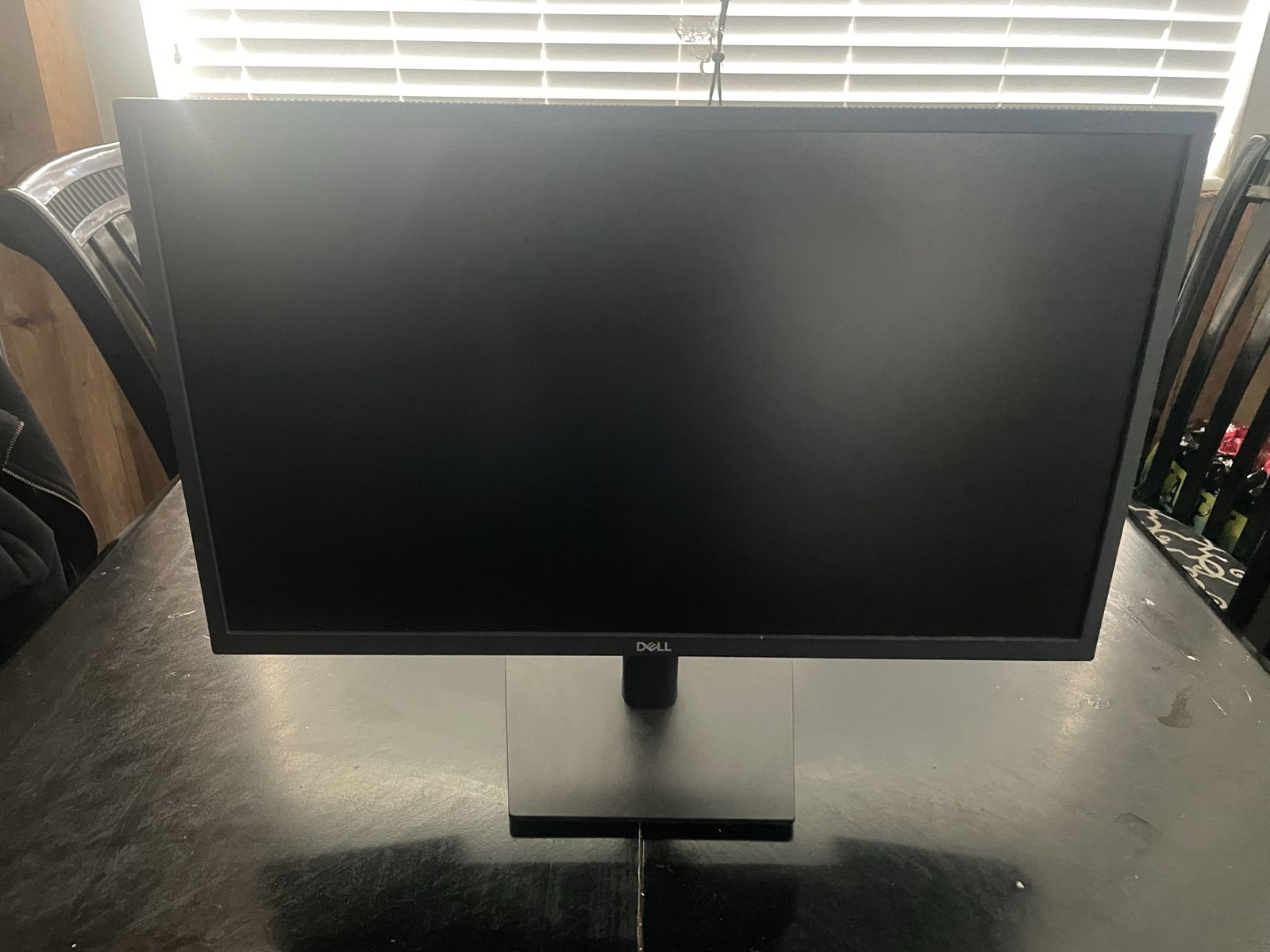 Dell E2422HN 23.8" 1080p FHD Monitor - Built-in Speakers, November 2021 Mfg.