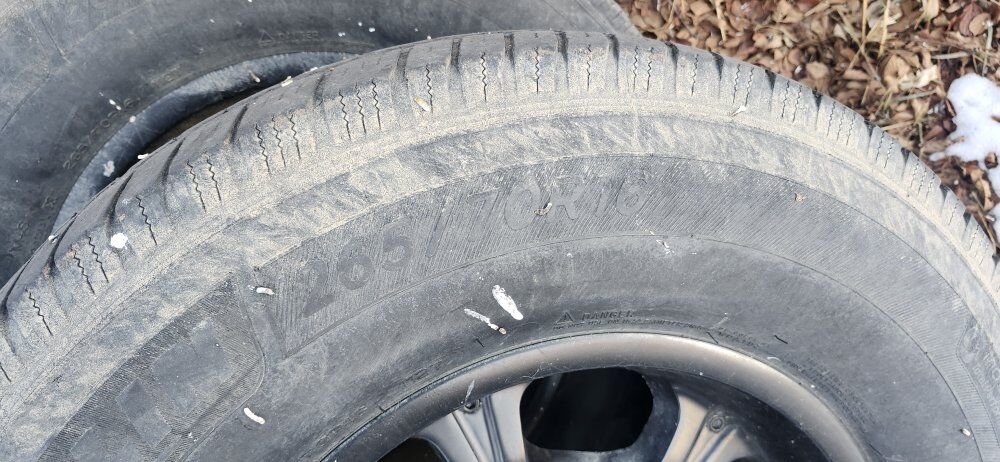 2 set rims with tires