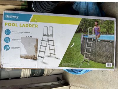 Bestway 52” Above Ground Pool Ladder – NEW in Box