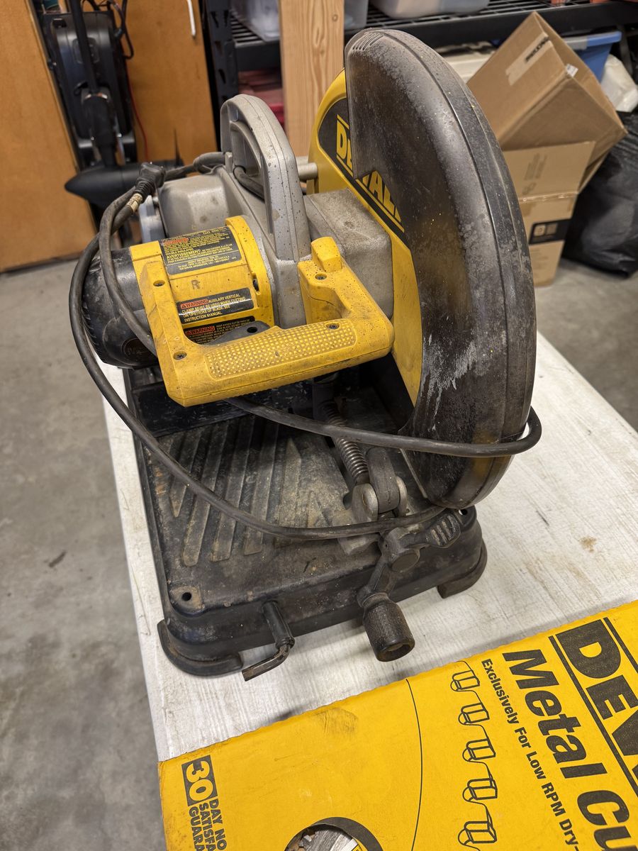 Dewalt DW 872 carbide blade metal cutoff saw