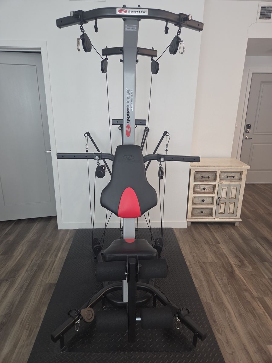 Bowflex Xtreme 2 SE Home Gym w/ Attachments & Mat - Excellent Condition