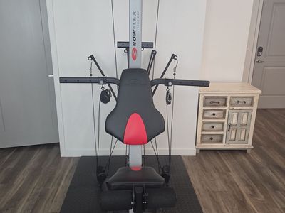 Bowflex Xtreme 2 SE Home Gym w/ Attachments & Mat - Excellent Condition