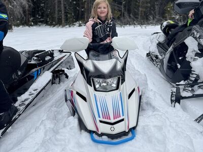 24 Snoscoot 200 & 23 ZR200 Snowmobiles