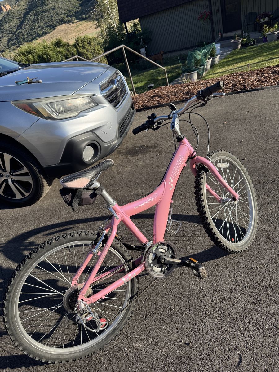 Mongoose MX 24" Youth Mountain Bike - Pink, Shimano Altus, Built by Giant