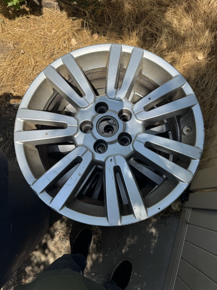Land rover 2010 lr4 Set of Silver Multi-Spoke Alloy Wheels / Rims