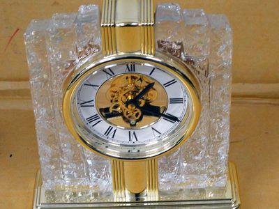 Citizen Quartz Crystal Skeleton Mantle Desk Table Clock