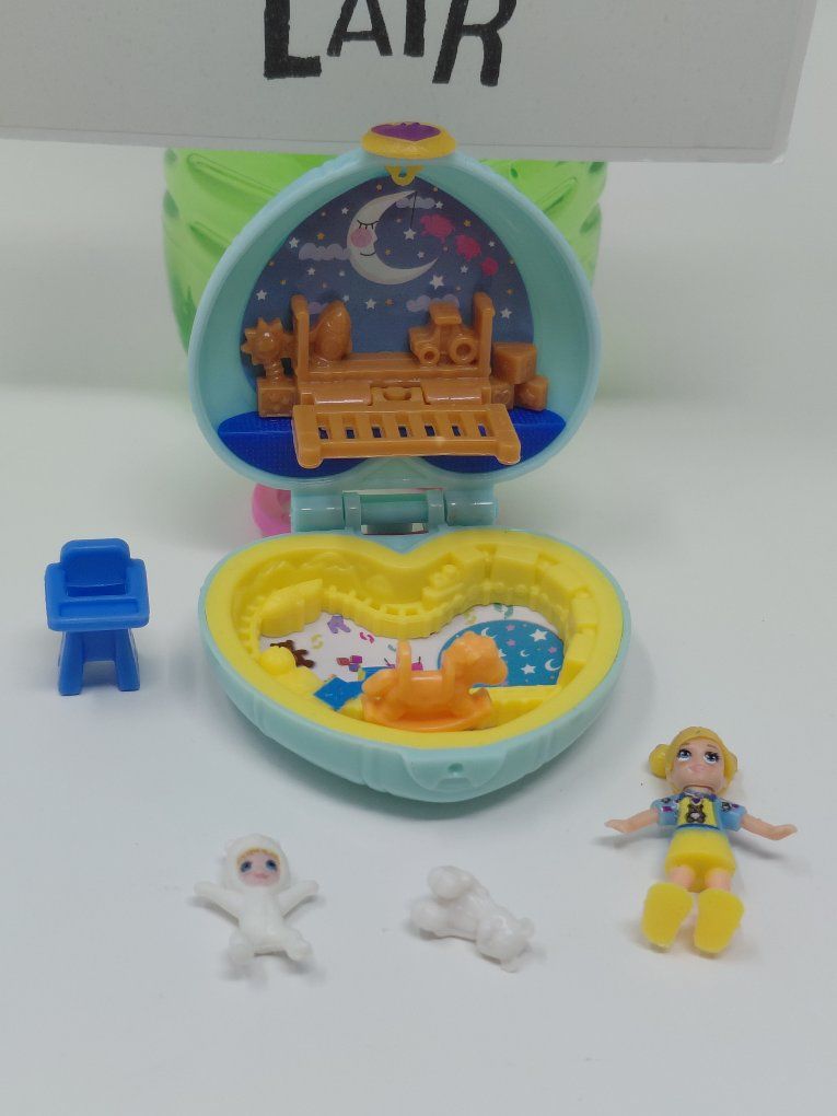 Polly Pocket Teeny Tot Nursery Heart Compact Playset