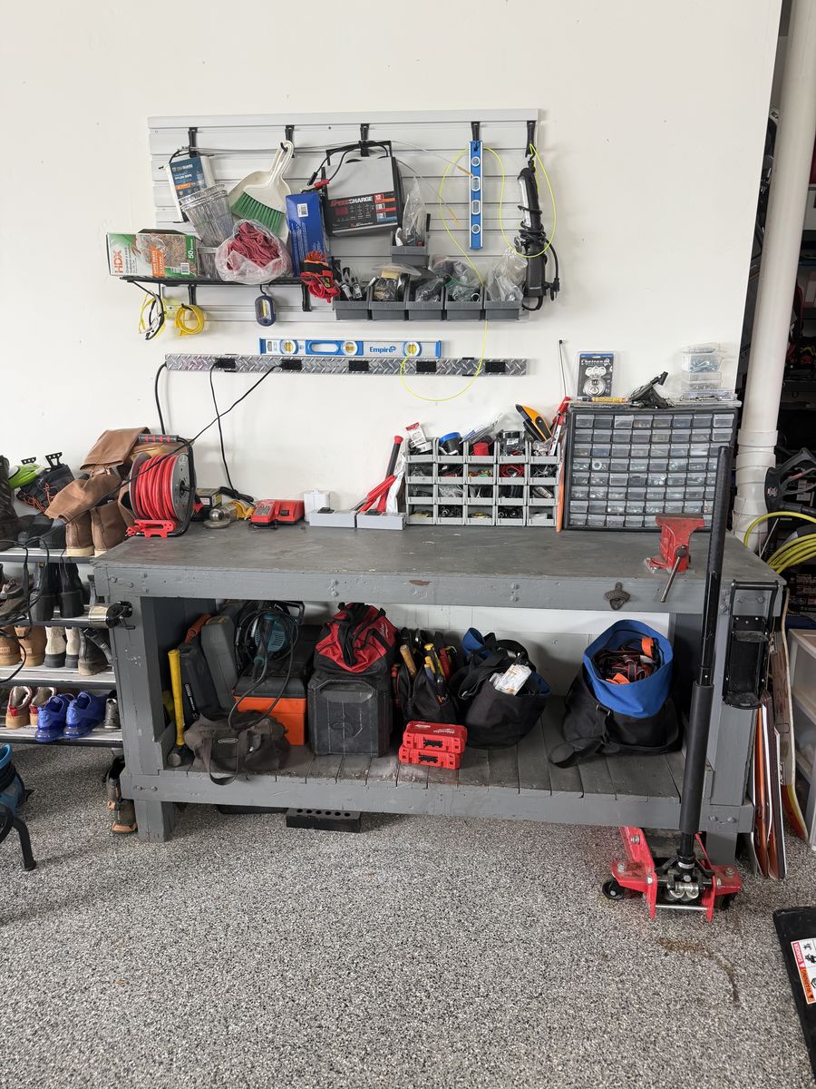 Heavy Duty Work Bench With A Vise